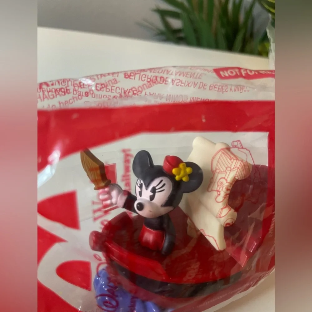 Walt Disney World Mickey and Minnie’s Runaway Railway - Donald Duck & Minnie Set